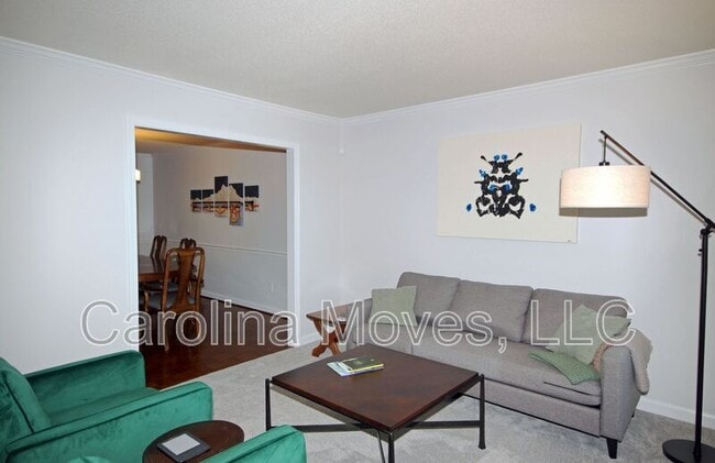 Building Photo - 6 Briton Ct