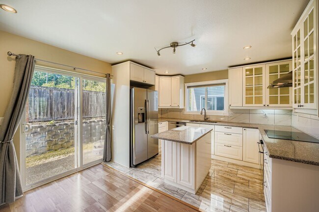 Building Photo - 3bd/1.75ba Snoqualmie Condo