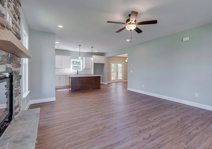 Building Photo - 104 Pawleys Ct