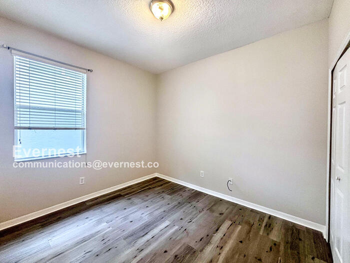 Building Photo - 9019 Edenshire Cir