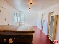 Building Photo - 533 Brooks Ave