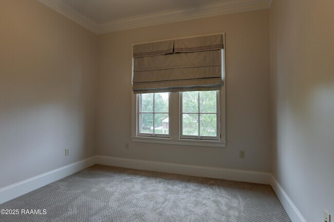 Building Photo - 605 Silverstone Rd