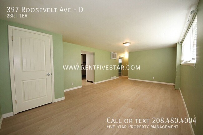 Building Photo - 397 Roosevelt Ave