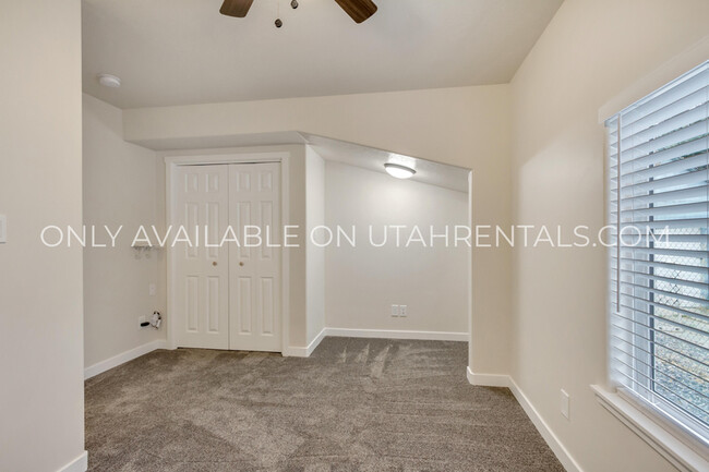 Building Photo - 330 S 1080 E
