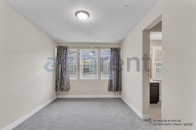 Building Photo - 4086 Kinsale St
