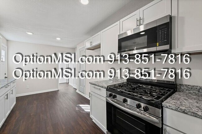 Building Photo - Newly Remodeled 3-Bedroom Home in Kansas C...