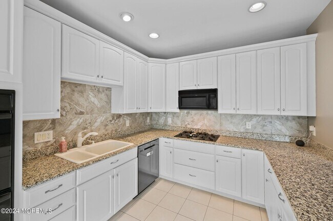 Building Photo - 94 Brookfield Dr