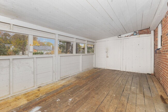 Building Photo - 8503 Beechbrooke Rd