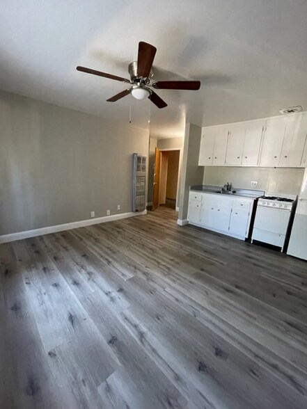 Building Photo - 5499 Claremont Ave