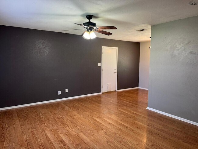 Building Photo - 801 Park Plaza Dr