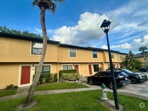 Building Photo - Cozy 2 Bedroom 2.5 Bath Two Story Condo