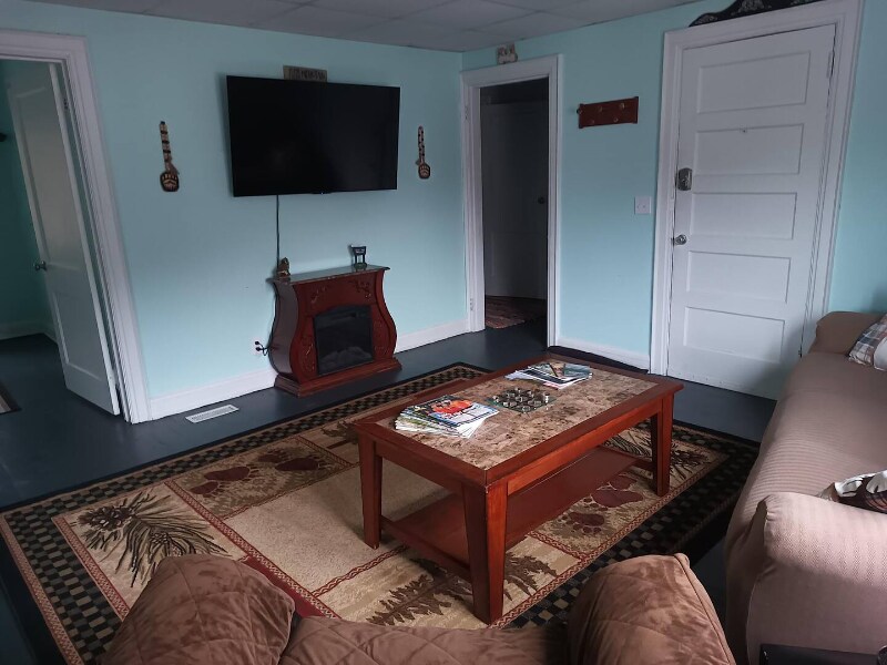Building Photo - 305 Maywood Ave W