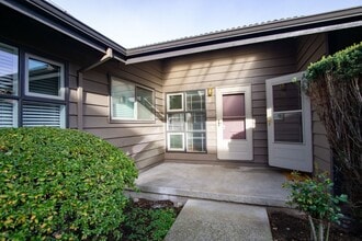 Building Photo - Renovated Mid-Century 2Bdr w/Hardwoods, Dishwasher + Pets OK