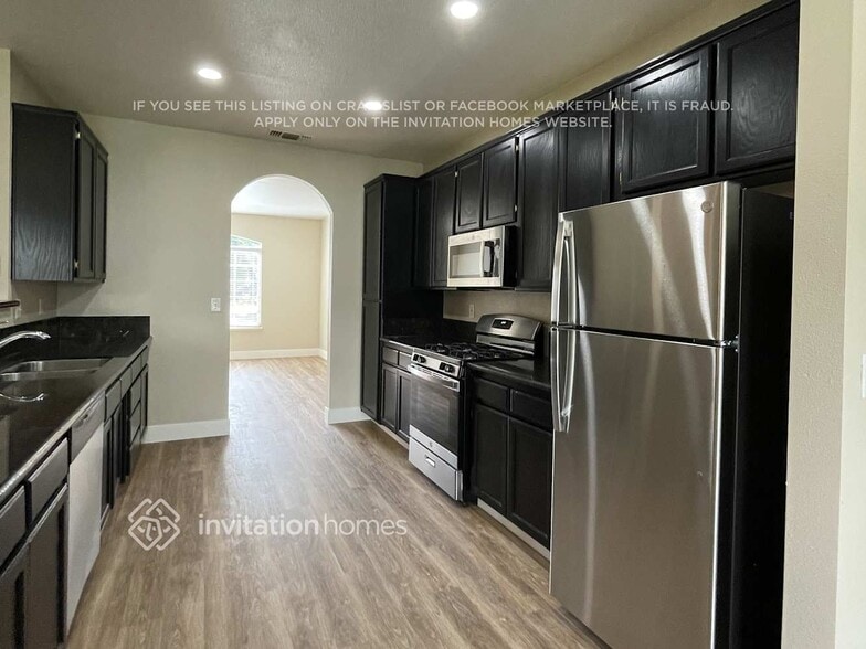 Building Photo - 1531 Berkshire Dr