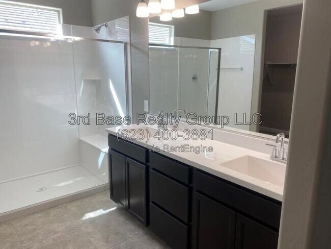 Building Photo - 3336 N 300th Dr