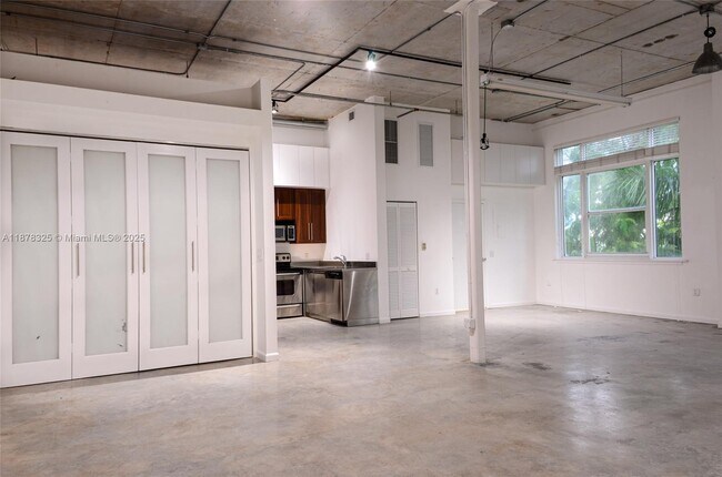 Building Photo - 250 NW 23rd St