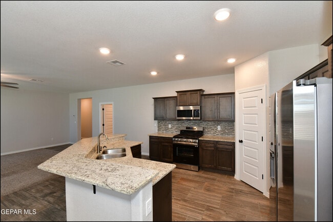 Building Photo - 2712 Sammy Cervantes St