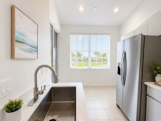 Building Photo - 6560 Villa Sonrisa Dr
