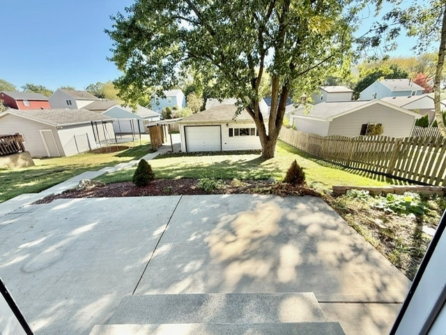 Building Photo - 924 Britta Ln