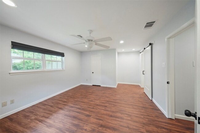 Building Photo - 10502 Timberwood Dr