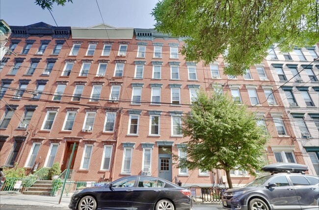 Building Photo - 931 Park Ave