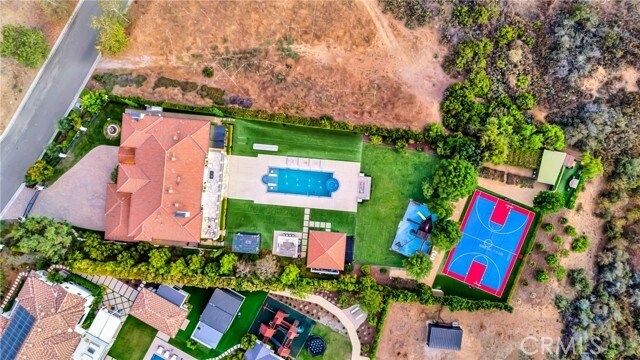 Building Photo - 2037 Delphine Ln