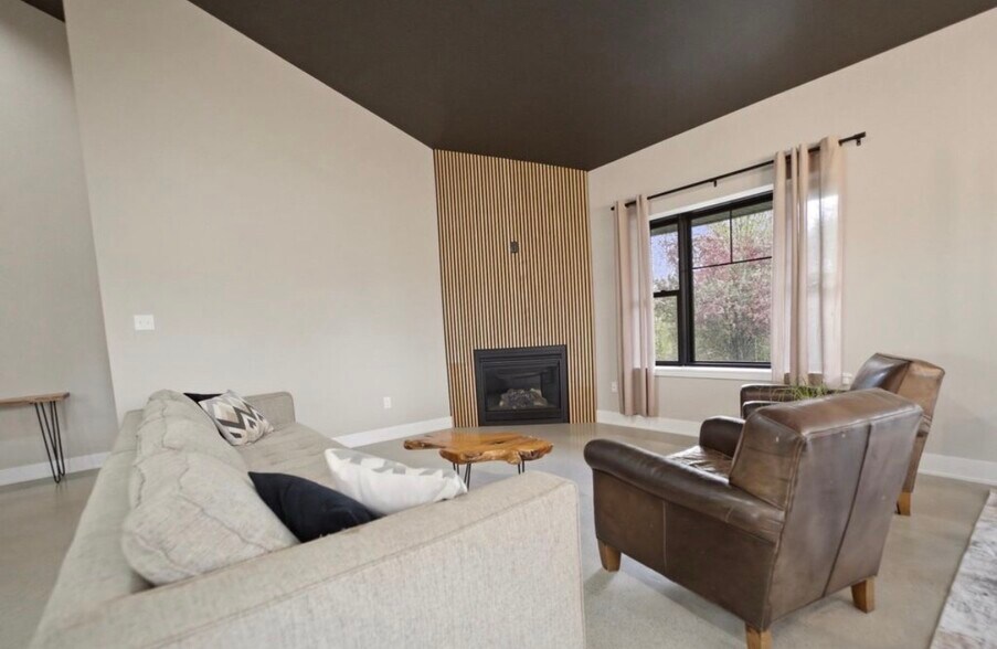 family room - 331 Cherryhill St
