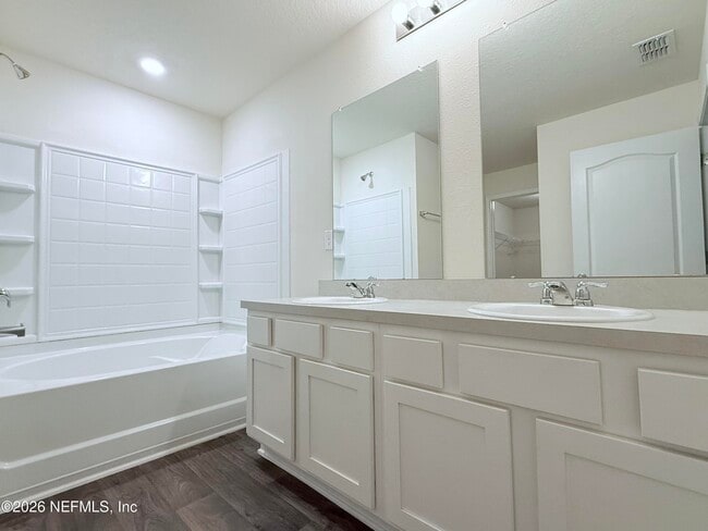 Building Photo - 870 Morgans Treasure Rd