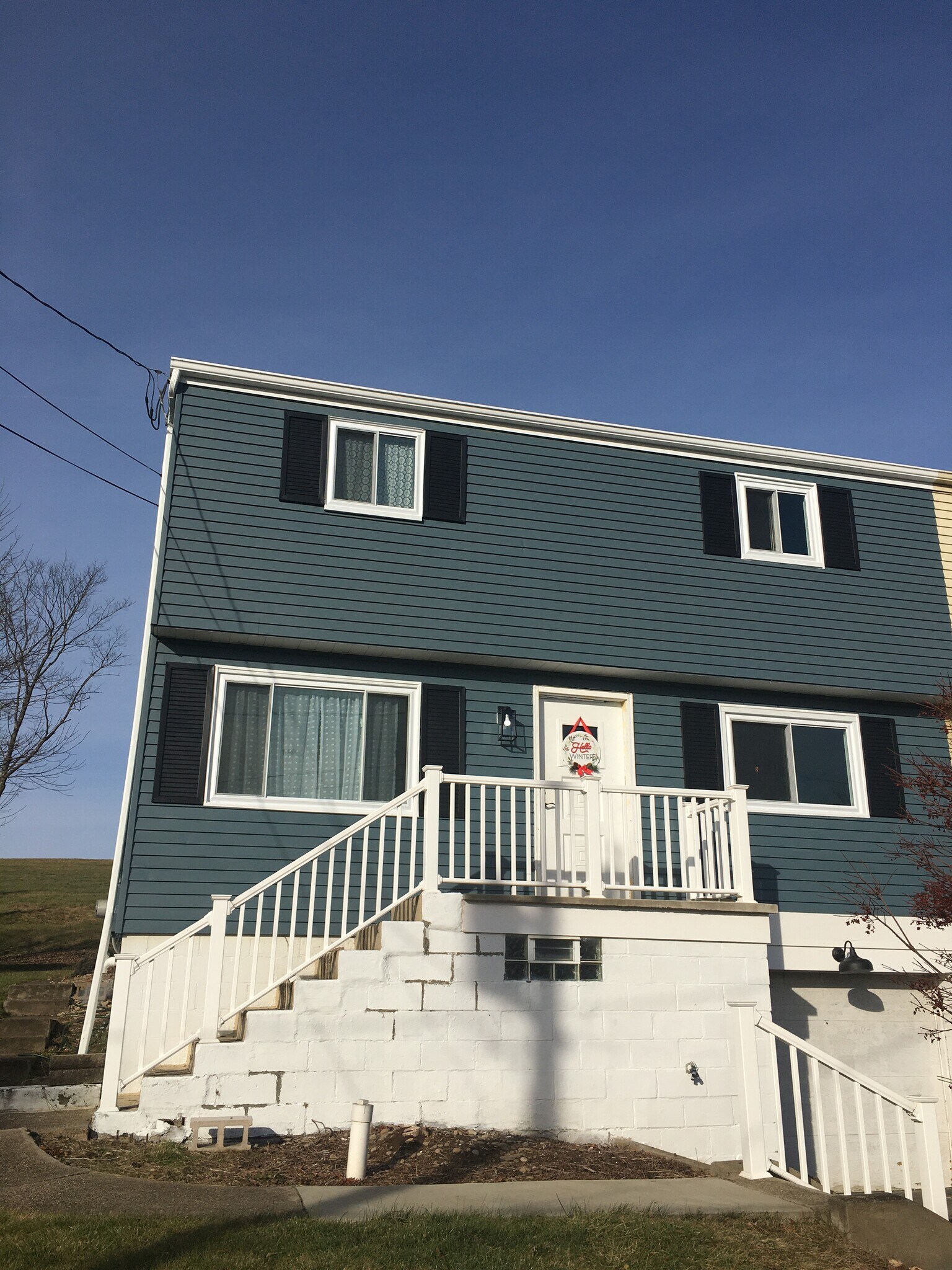 Duplex side - 440 Cole Rd