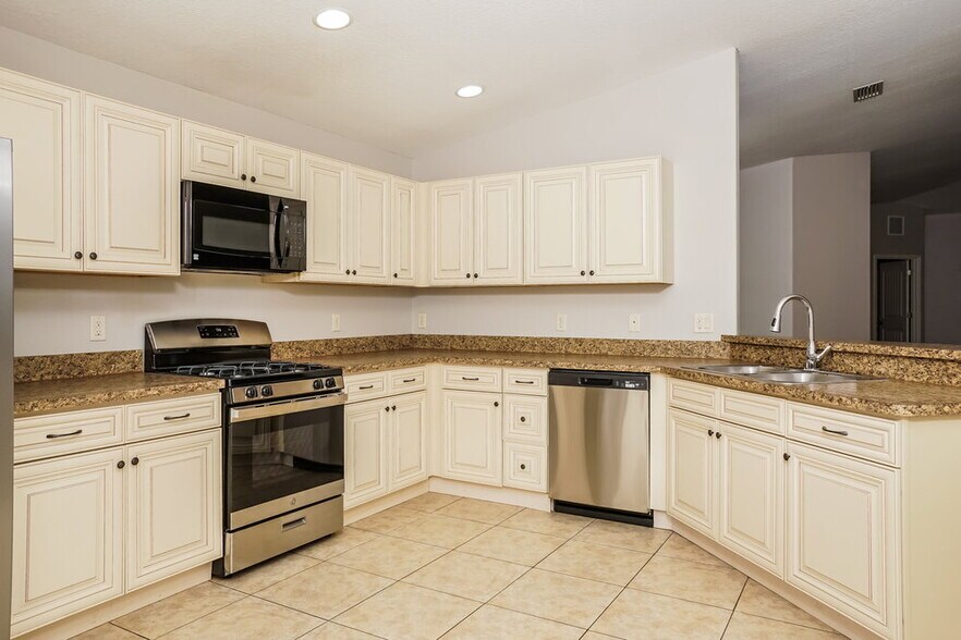 Building Photo - 433 San Lorenzo Ct