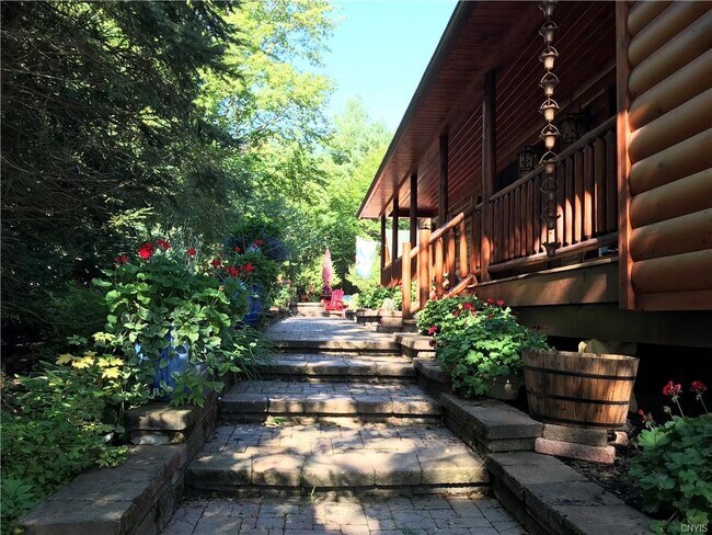 Building Photo - 52 Buck Lake Rd