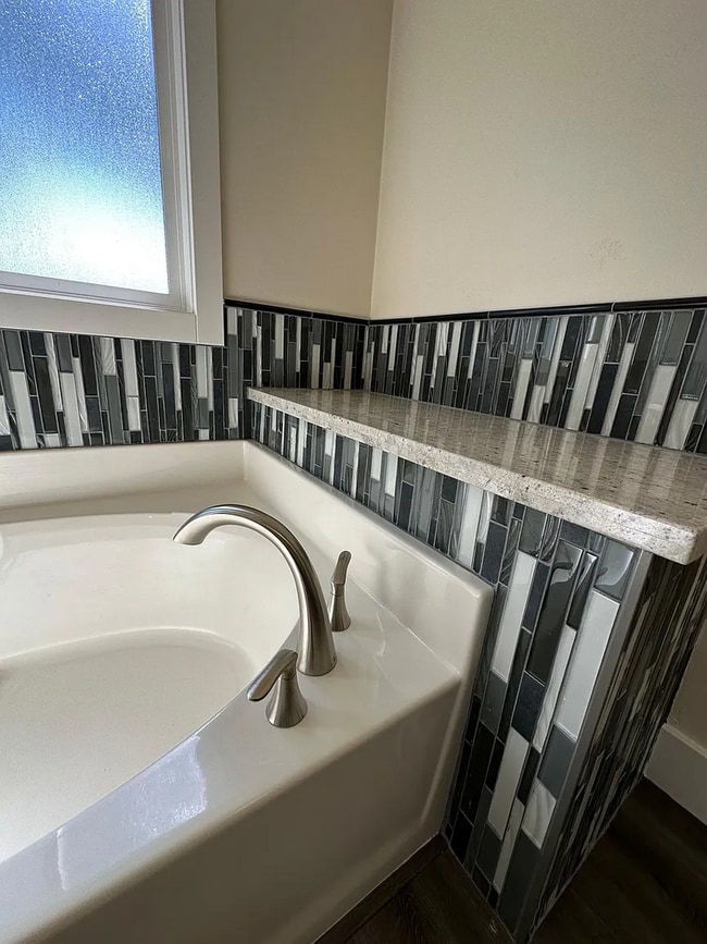 Building Photo - Modern Auburn Retreat—Fully Renovated 3BR ...