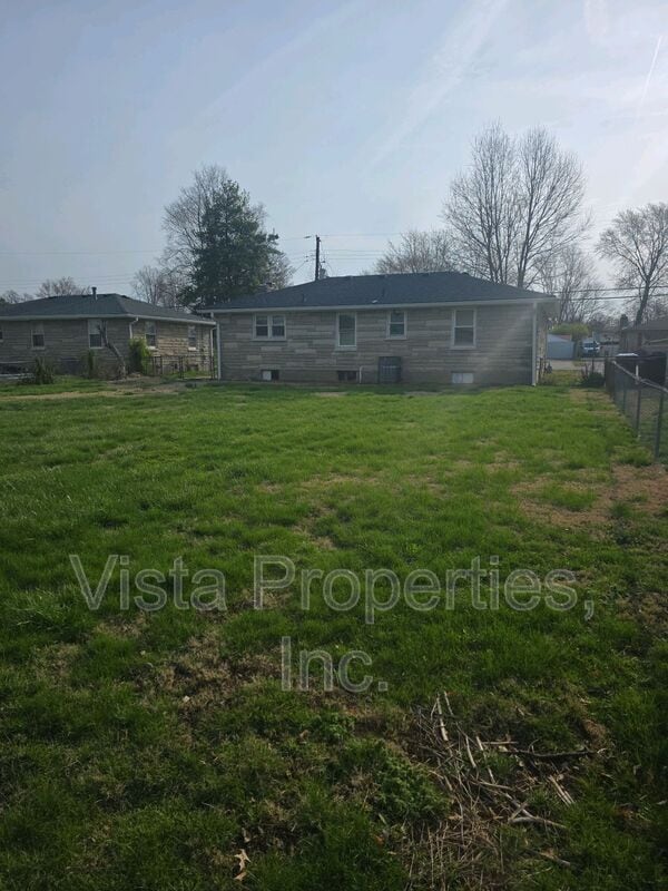 Building Photo - 7802 Columbine Dr