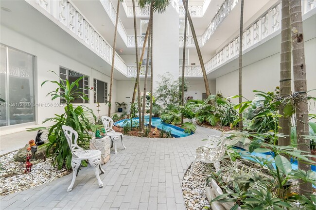 Building Photo - 9700 W Bay Harbor Dr