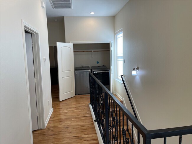 Building Photo - 3406 Elser St