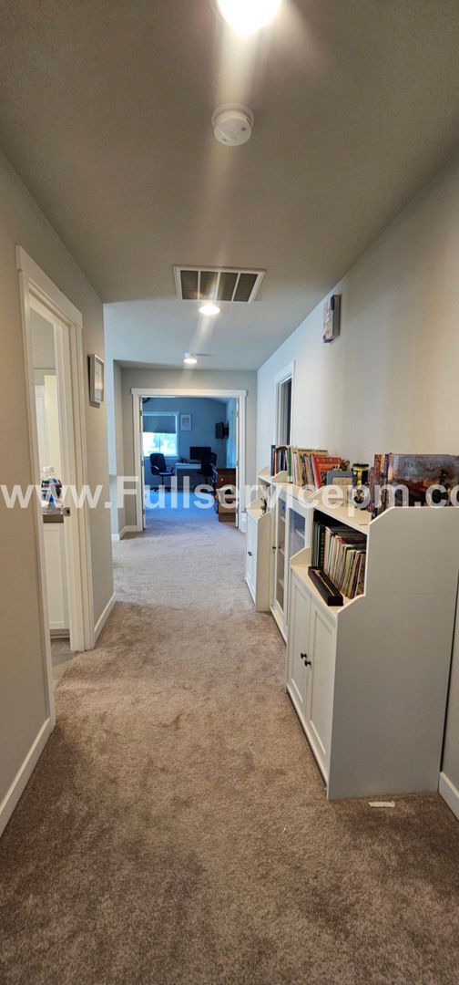 Building Photo - Newer Incredible home with all the amenities!