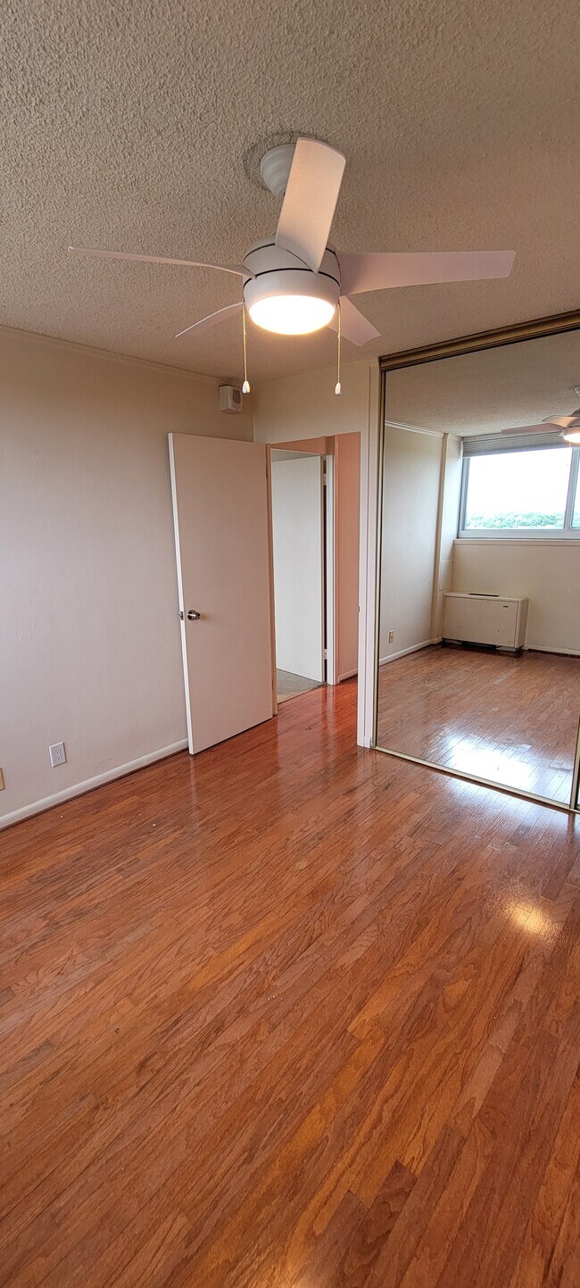 Building Photo - 3883 Turtle Creek Blvd