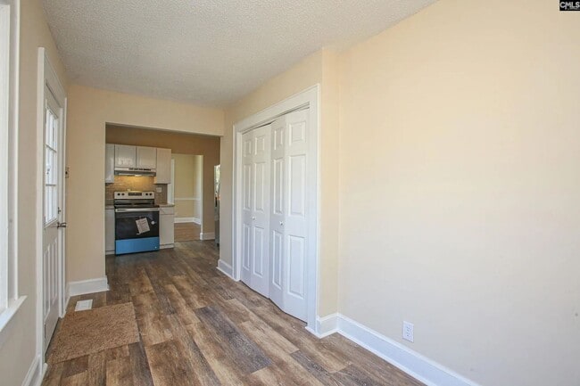 Building Photo - Charming 3-Bedroom Home in the Heart of Rosewood – Available July 2026!