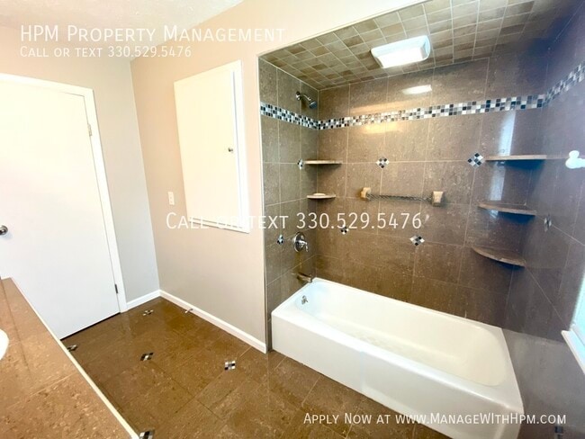 Building Photo - 2047 Zircon St NE