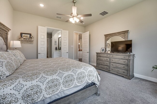 Building Photo - 1805 Shaila Dr