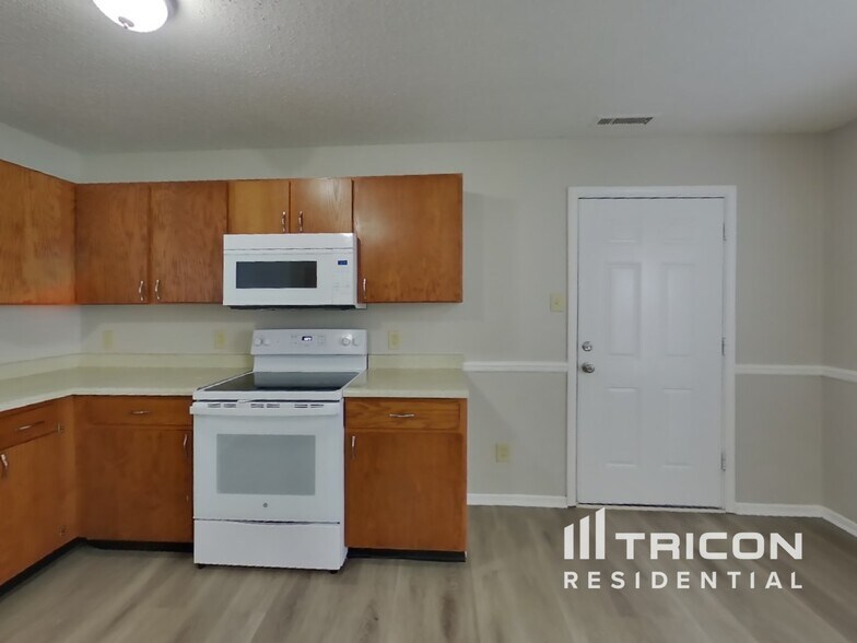 Building Photo - 10823 Firefly Cir
