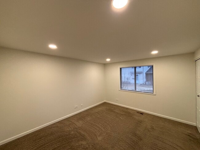 Building Photo - 236 Whidah Ct