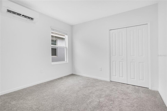 Building Photo - 2671 Armstrong Ave