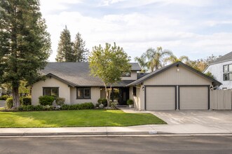 Building Photo - Drench Yourself in Luxury: 3-Bedroom Corner Oasis with a Sparkling Pool!