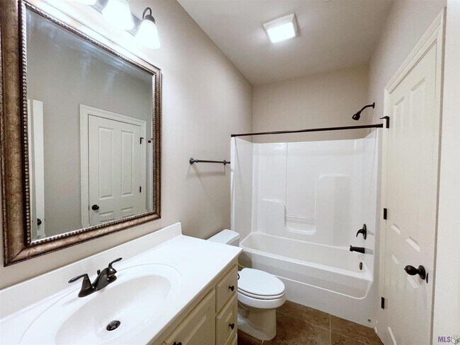 Building Photo - 1695 El Tigre Dr