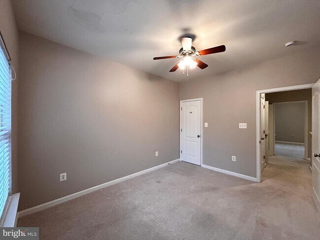 Building Photo - 312 Quinton Oaks Cir