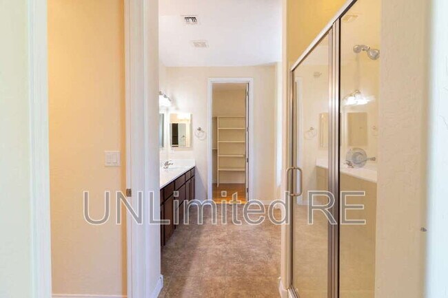 Building Photo - 3247 Merryvale Ln