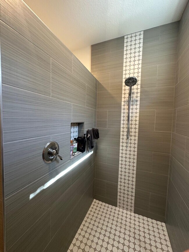 Building Photo - 4819 Whitewood Rd