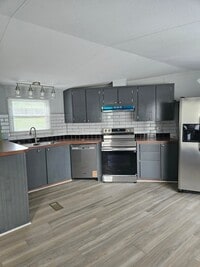 Building Photo - 935 Calvert Dr