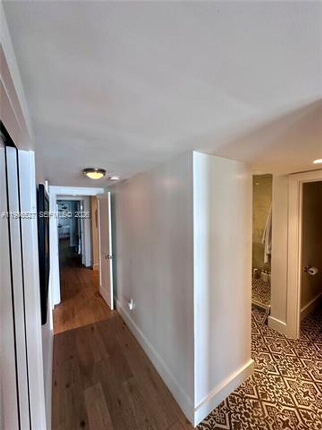 Building Photo - 166 Harbor Dr